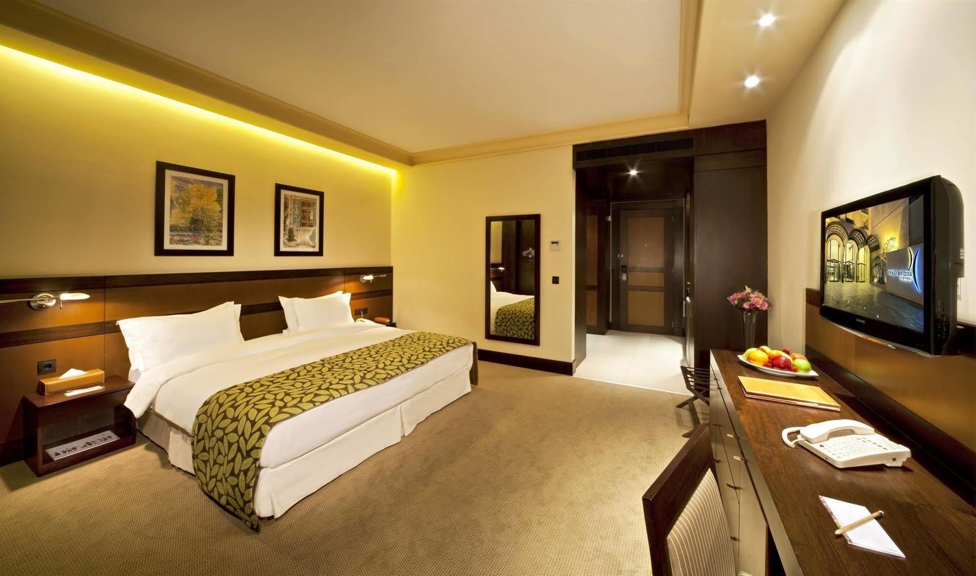 Coral Beirut Al Hamra Hotel Room photo